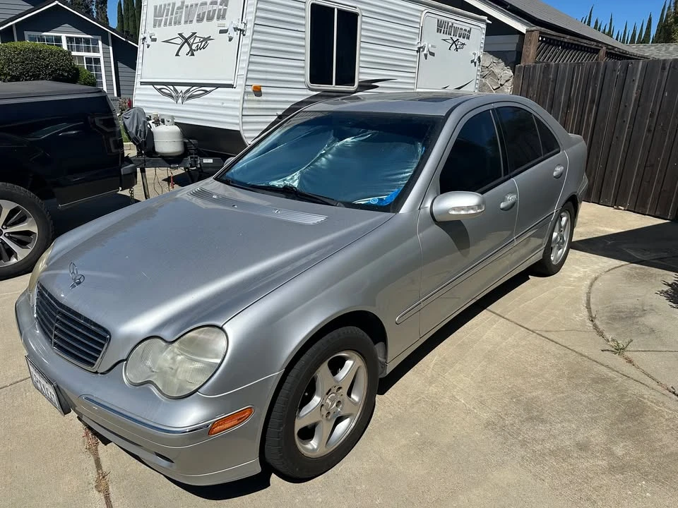 2001 Mercedes-Benz W203 C-Class - Image 2 of 16