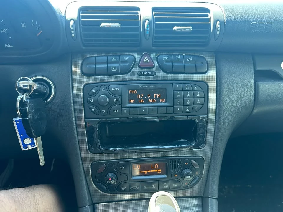 2001 Mercedes-Benz W203 C-Class - Image 9 of 16