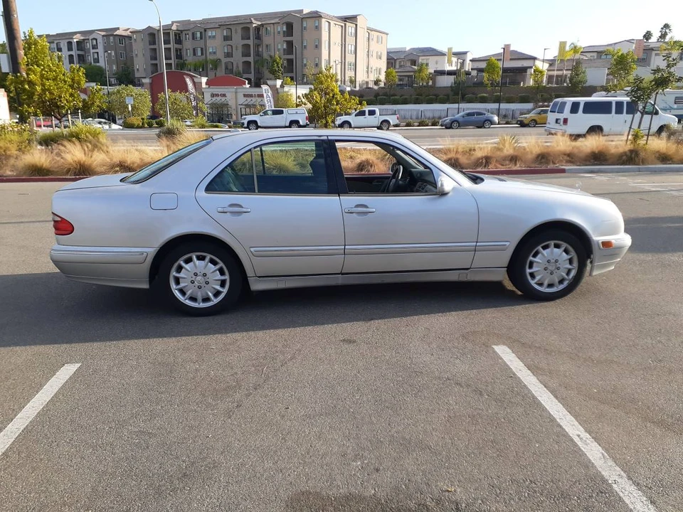 2001 Mercedes-Benz W210 E-Class - Image 2 of 22