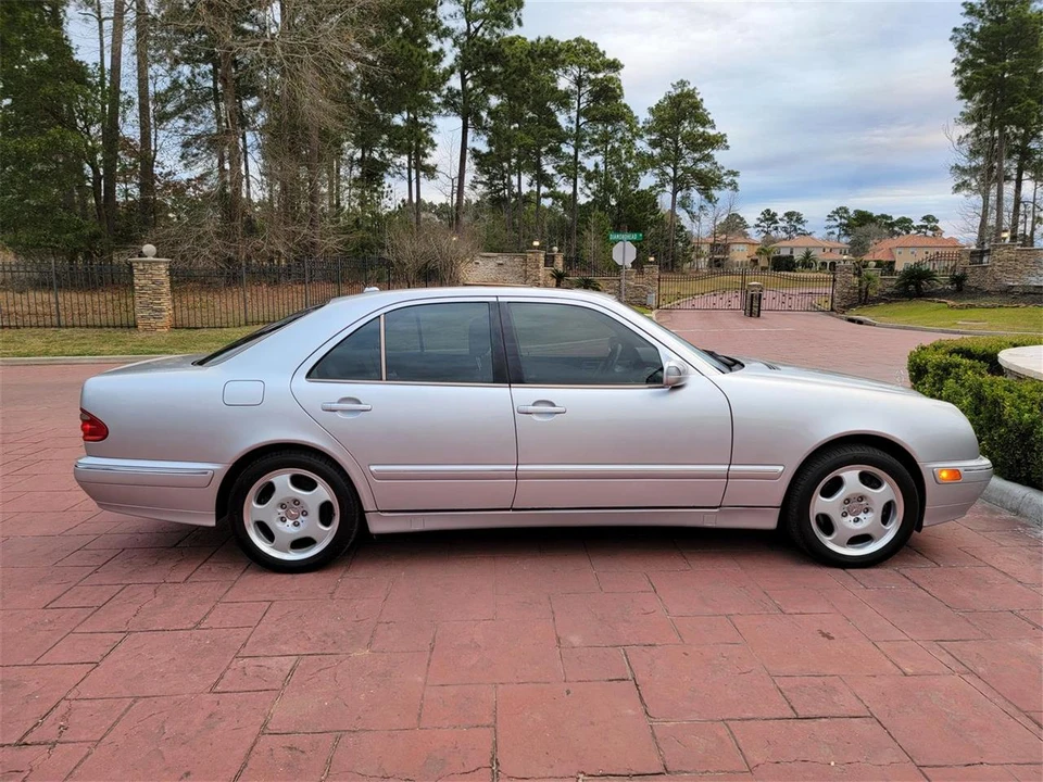 2001 Mercedes-Benz W210 E-Class - Image 3 of 31
