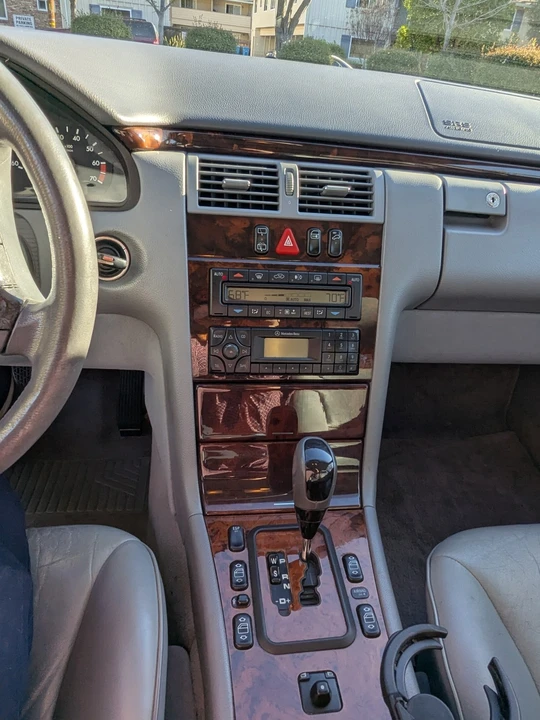 2001 Mercedes-Benz W210 E-Class - Image 11 of 16