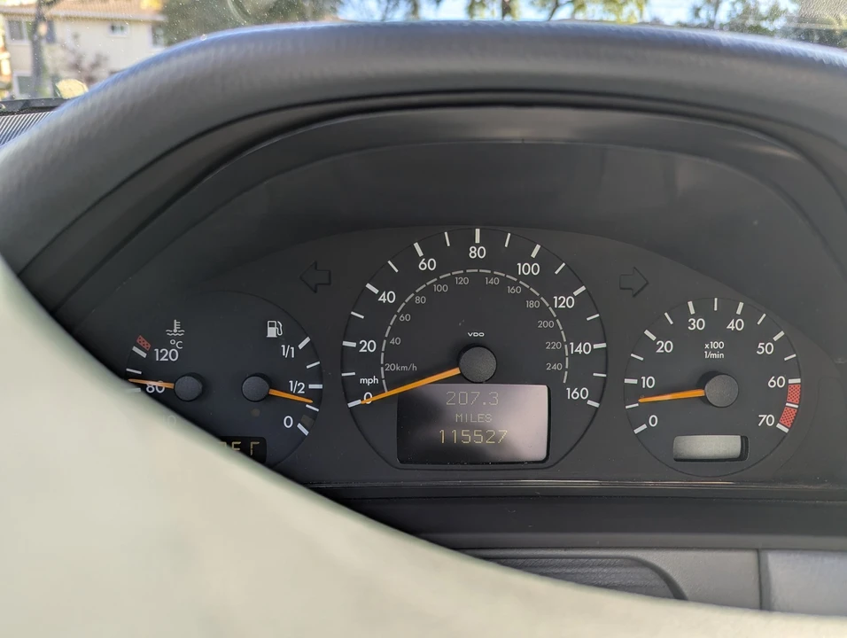 2001 Mercedes-Benz W210 E-Class - Image 8 of 17