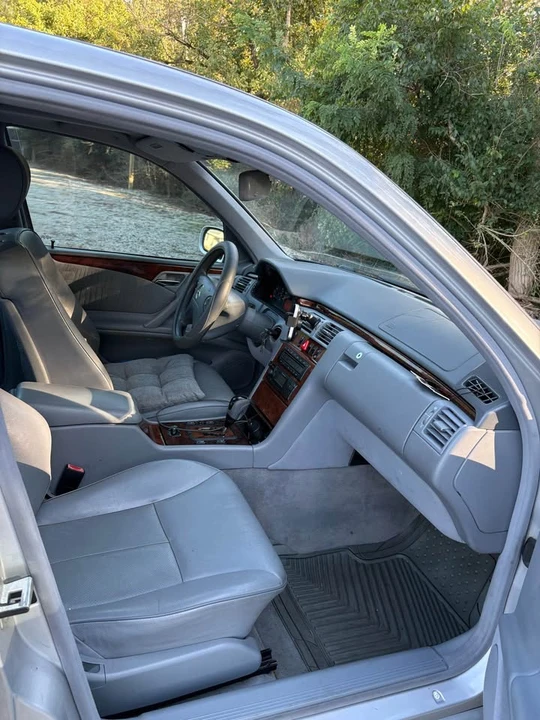 2001 Mercedes-Benz W210 E-Class - Image 2 of 4
