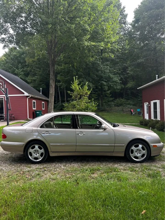 2001 Mercedes-Benz W210 E-Class - Image 2 of 11