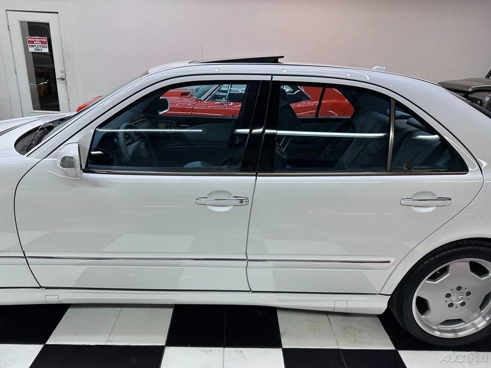 2001 Mercedes-Benz W210 E 36 & E 50 & E 55 & E 60 AMG - Image 12 of 21