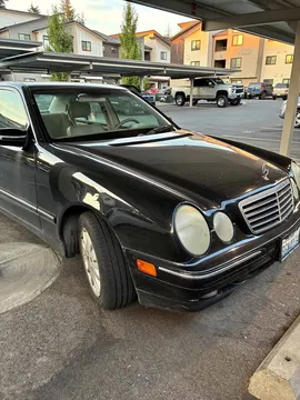 2001 Mercedes-Benz E320