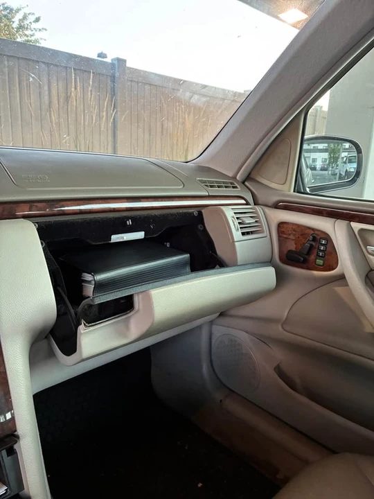 2001 Mercedes-Benz W210 E-Class - Image 11 of 20