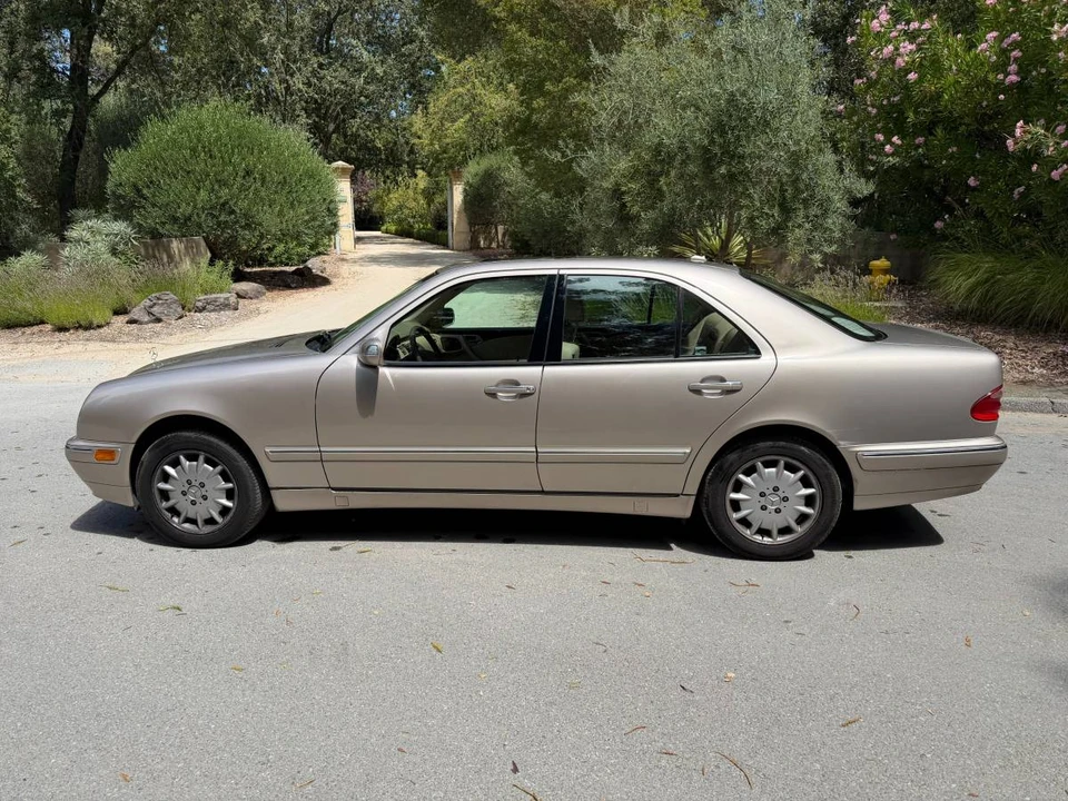 2001 Mercedes-Benz W210 E-Class - Image 2 of 11
