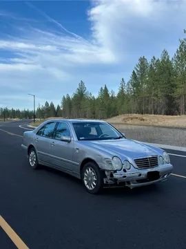 2001 Mercedes-Benz E320 4Matic
