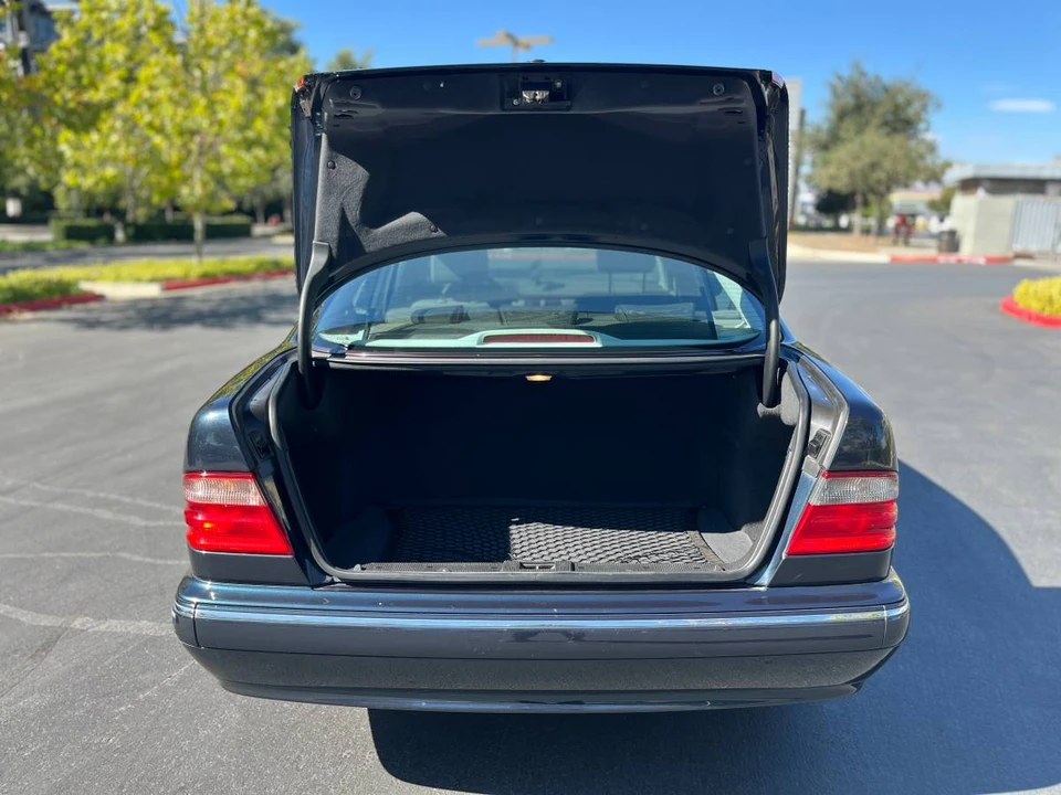 2001 Mercedes-Benz W210 E-Class - Image 8 of 23
