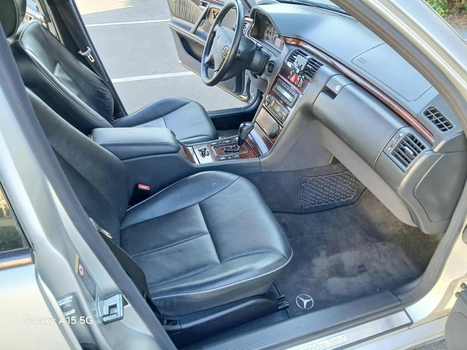 2001 Mercedes-Benz W210 E-Class - Image 14 of 23