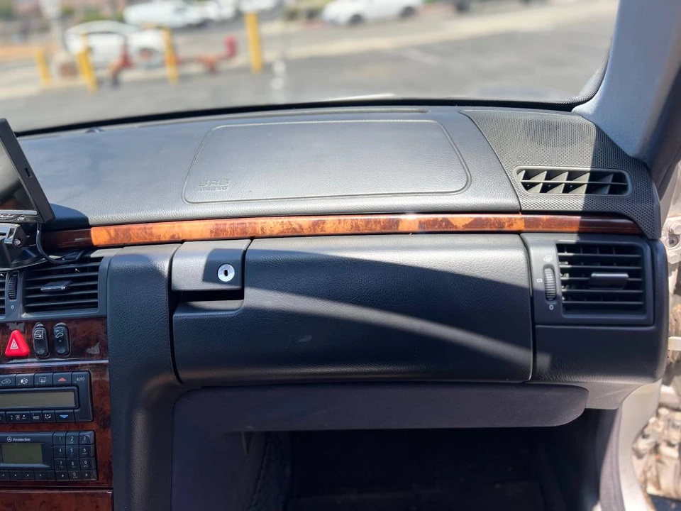 2001 Mercedes-Benz W210 E-Class - Image 17 of 24