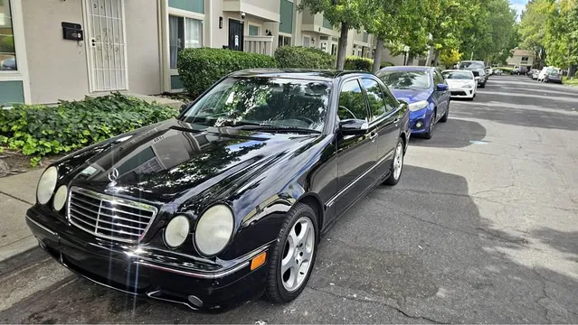 2001 Mercedes-Benz E320