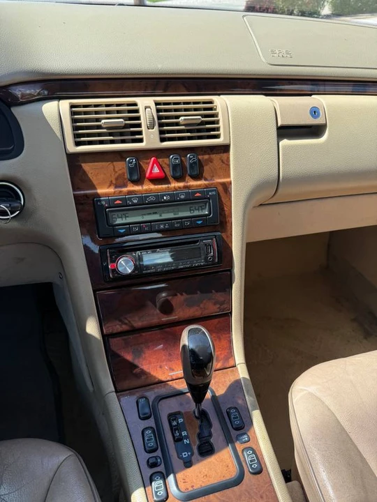 2001 Mercedes-Benz W210 E-Class - Image 10 of 11
