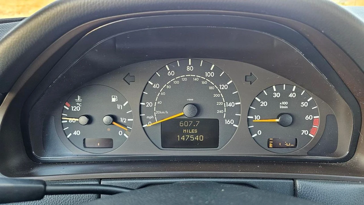 2001 Mercedes-Benz W210 E-Class - Image 18 of 21