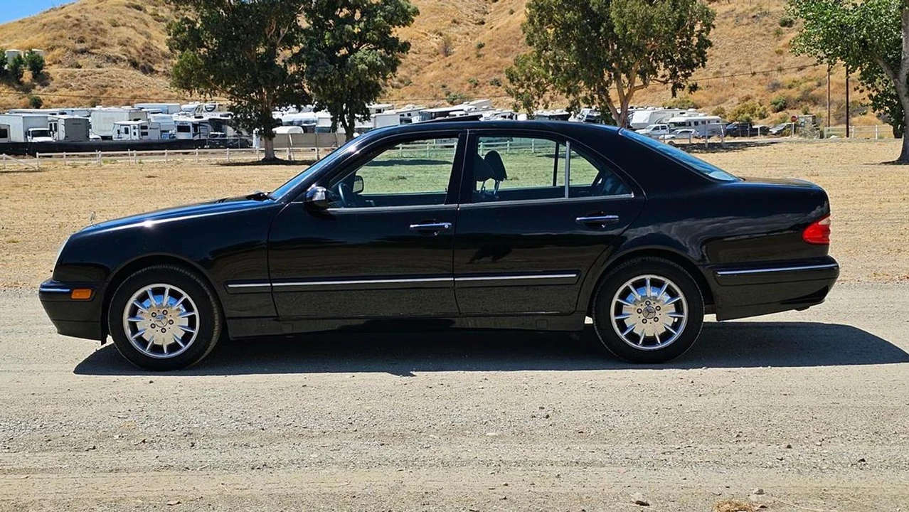2001 Mercedes-Benz W210 E-Class - Image 12 of 21