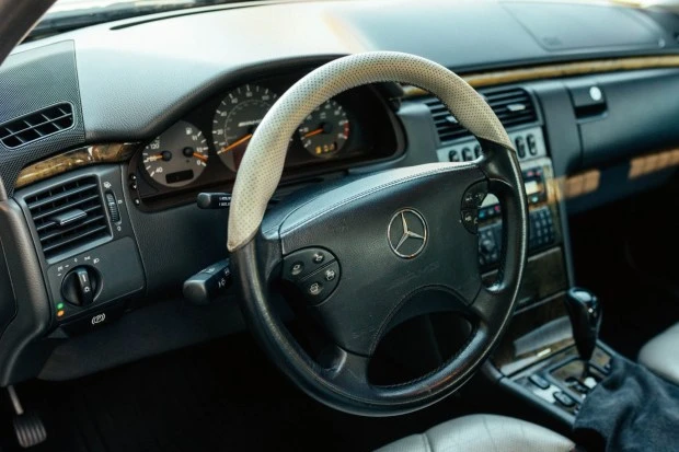 2001 Mercedes-Benz W210 E 36 & E 50 & E 55 & E 60 AMG - Image 5 of 7