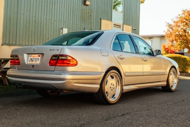 2001 Mercedes-Benz W210 E 36 & E 50 & E 55 & E 60 AMG - Image 2 of 7