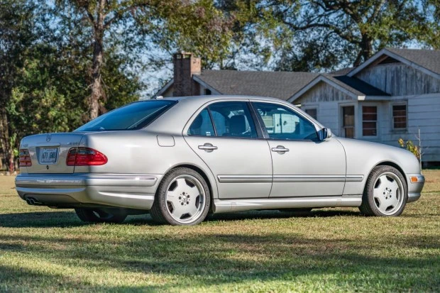 2001 Mercedes-Benz W210 E 36 & E 50 & E 55 & E 60 AMG - Image 2 of 8