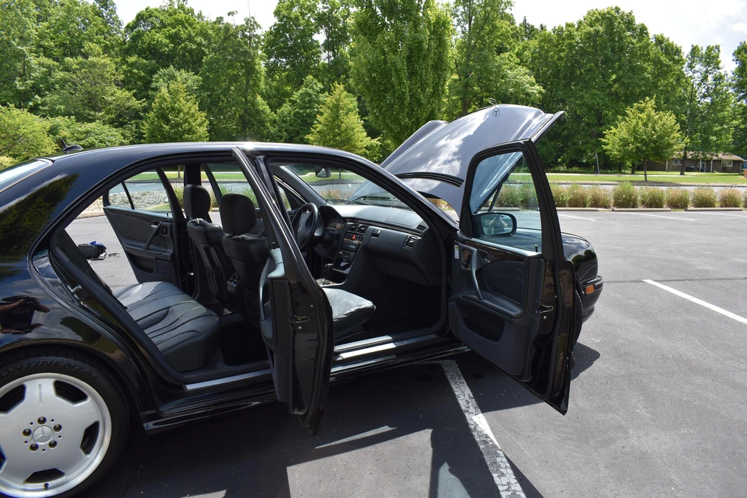 2001 Mercedes-Benz W210 E 36 & E 50 & E 55 & E 60 AMG - Image 25 of 31