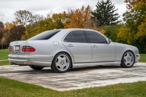 2001 Mercedes-Benz W210 E 36 & E 50 & E 55 & E 60 AMG - Image 2 of 8