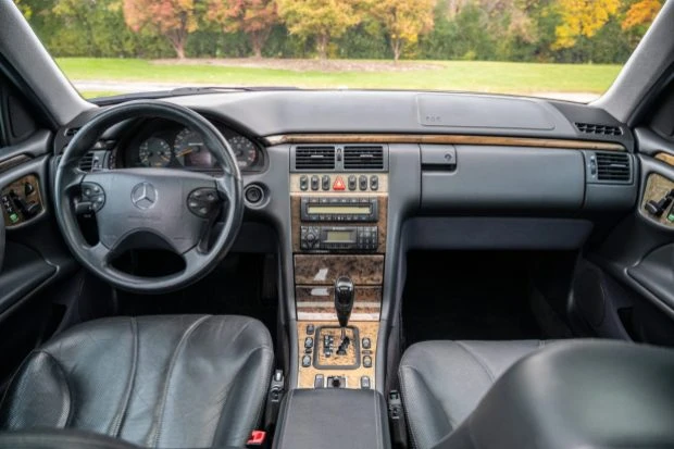 2001 Mercedes-Benz W210 E 36 & E 50 & E 55 & E 60 AMG - Image 5 of 8
