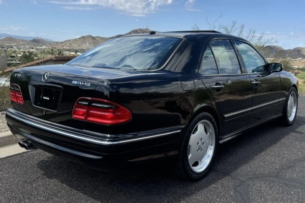 2001 Mercedes-Benz W210 E 36 & E 50 & E 55 & E 60 AMG - Image 2 of 7