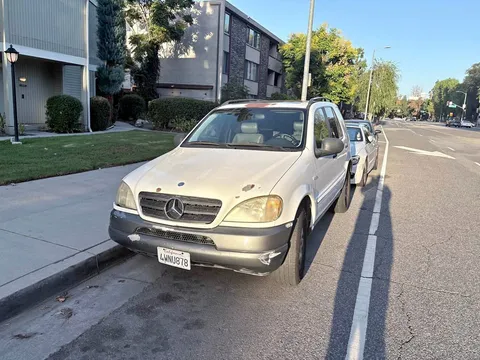2001 Mercedes-Benz ML320