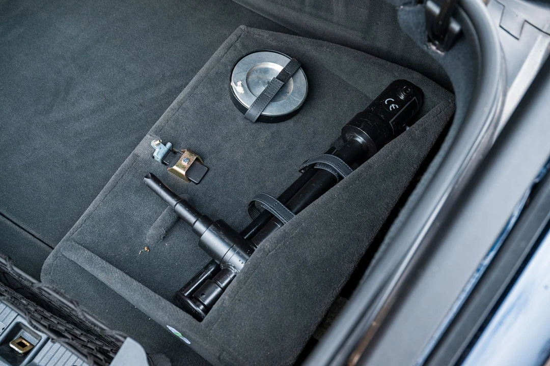2001 Mercedes-Benz W220 S-Class - Image 12 of 31
