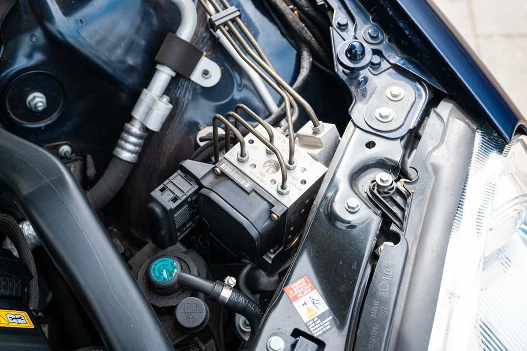 2001 Mercedes-Benz W220 S-Class - Image 7 of 31