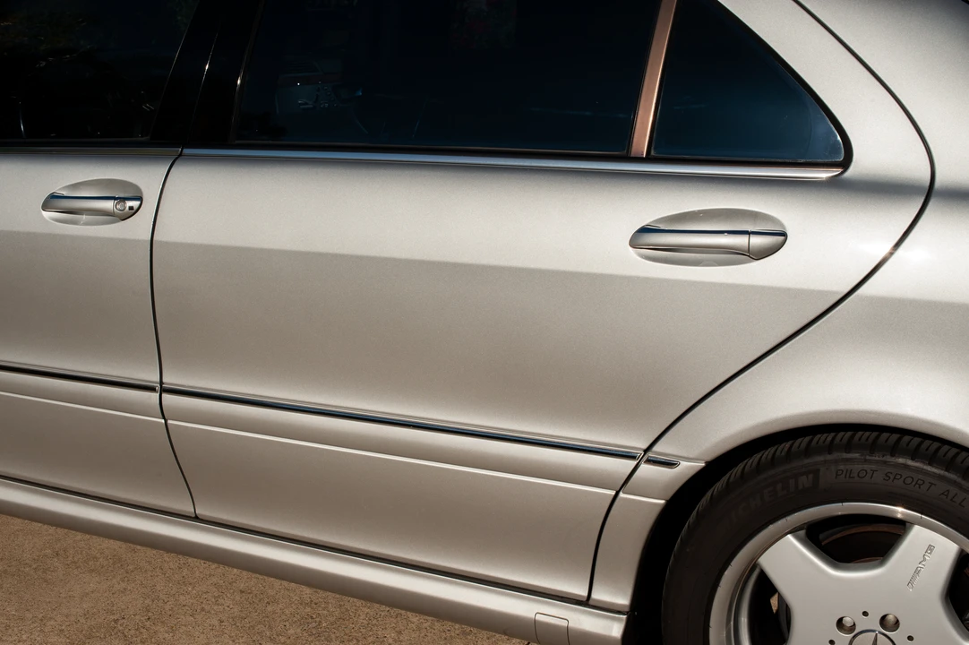 2001 Mercedes-Benz W220 S-Class - Image 16 of 31