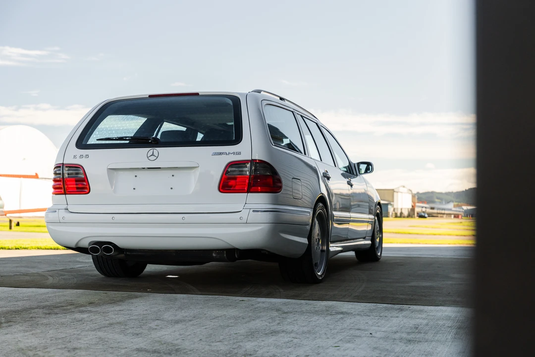 2000 Mercedes-Benz W210 E 36 & E 50 & E 55 & E 60 AMG - Image 5 of 31