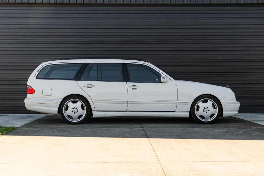 2000 Mercedes-Benz W210 E 36 & E 50 & E 55 & E 60 AMG - Image 4 of 31