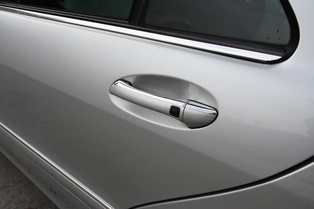2001 Mercedes-Benz W220 S-Class - Image 22 of 31