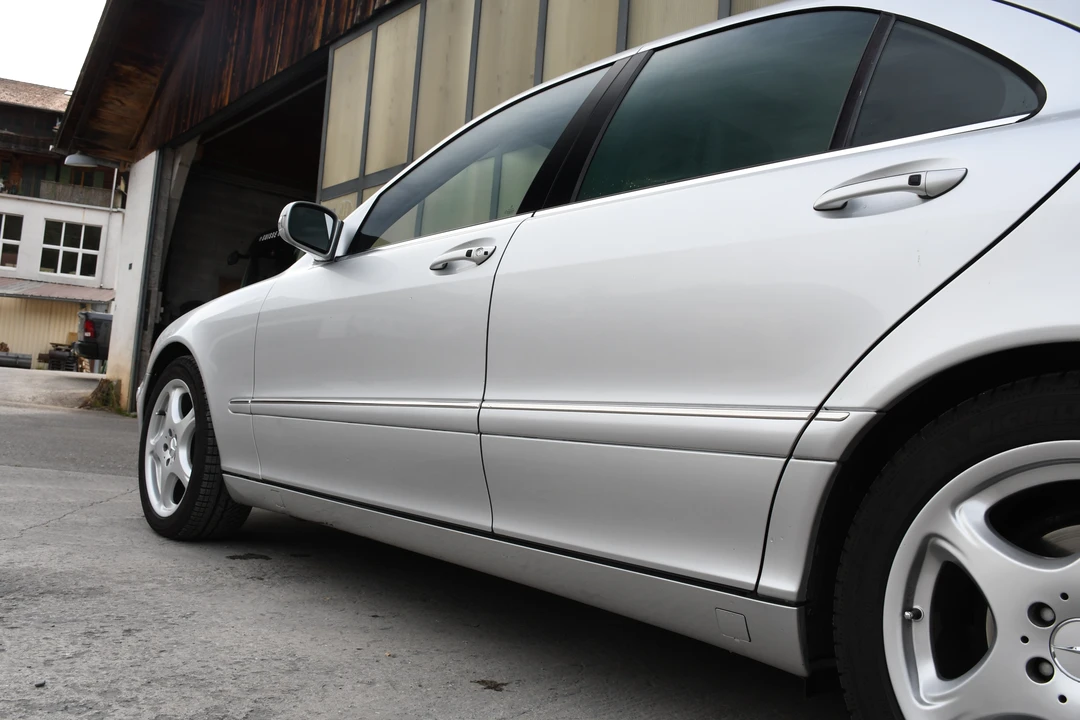 2001 Mercedes-Benz W220 S-Class - Image 23 of 31
