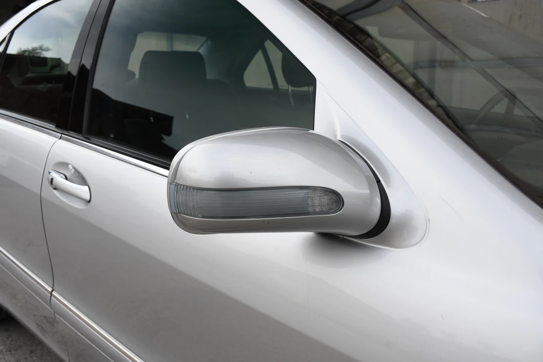 2001 Mercedes-Benz W220 S-Class - Image 26 of 31