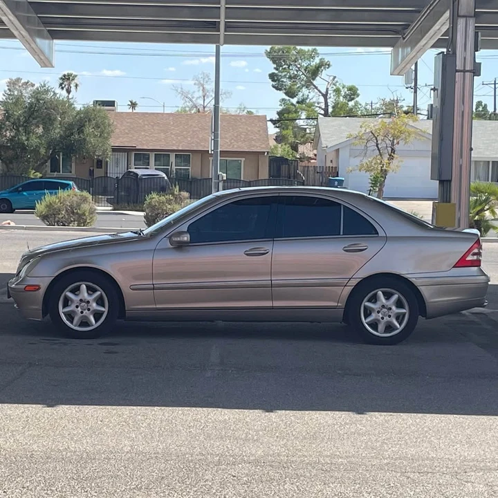 2001 Mercedes-Benz W203 C-Class - Image 2 of 11
