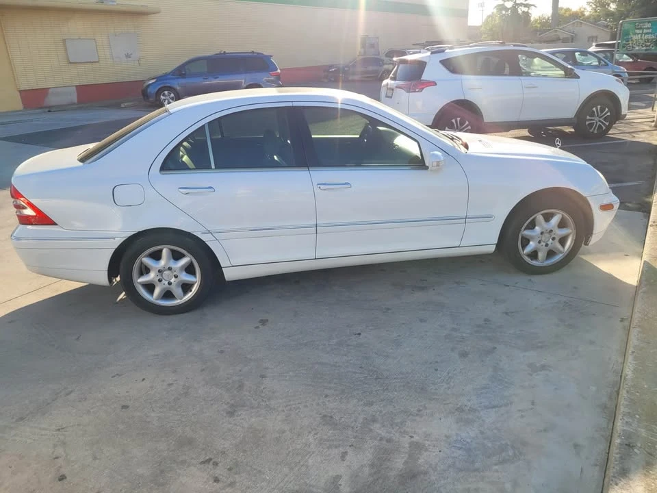 2001 Mercedes-Benz W203 C-Class - Image 4 of 4