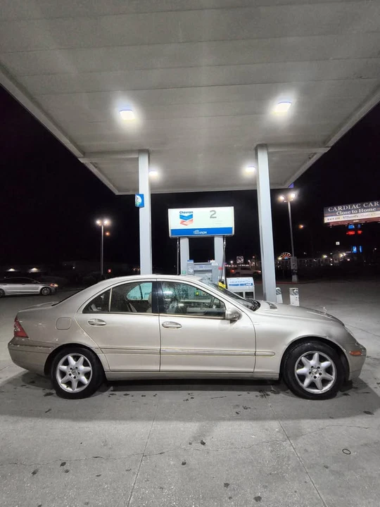 2001 Mercedes-Benz W203 C-Class - Image 2 of 3