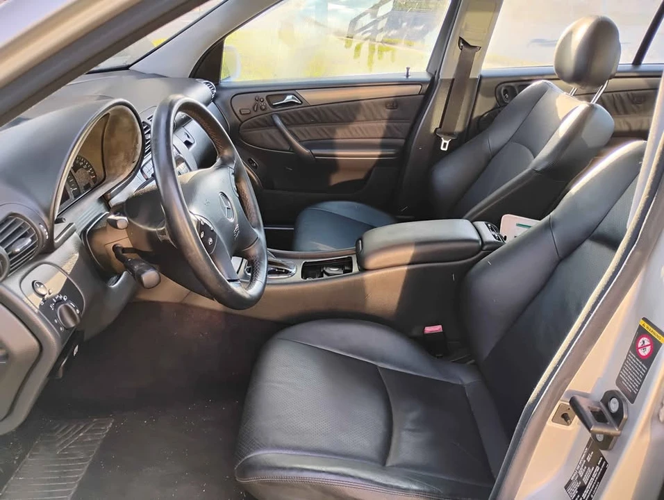 2001 Mercedes-Benz W203 C-Class - Image 9 of 10