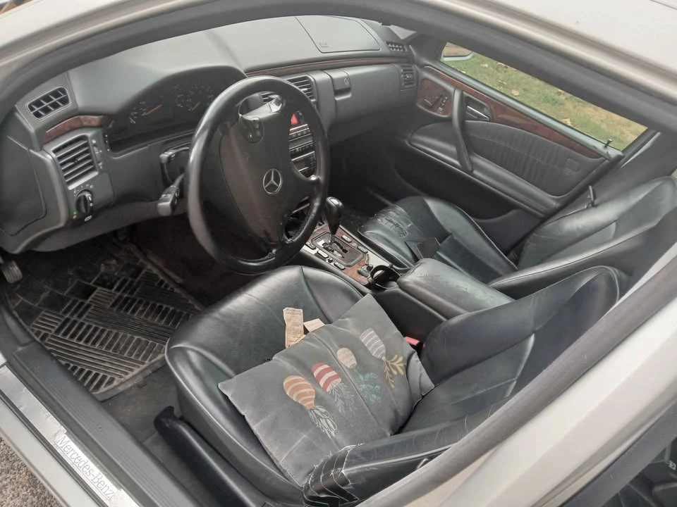 2001 Mercedes-Benz W210 E-Class - Image 2 of 7