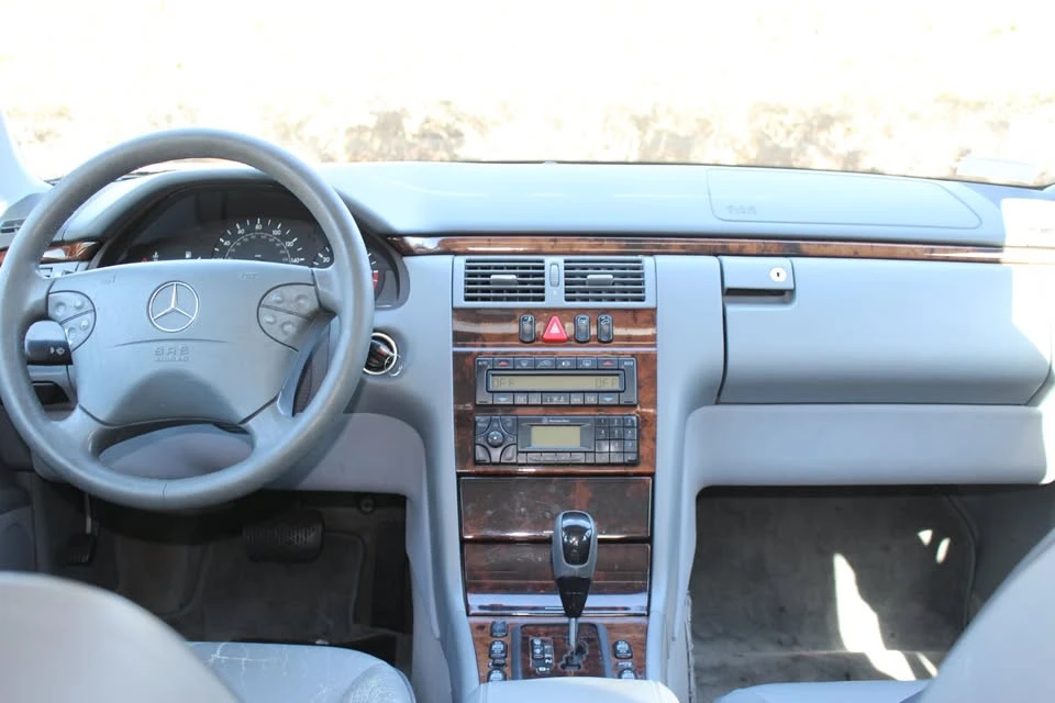 2001 Mercedes-Benz W210 E-Class - Image 8 of 13