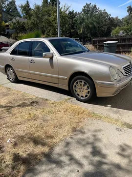 2001 Mercedes-Benz E320