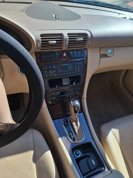 2001 Mercedes-Benz W203 C-Class - Image 12 of 13