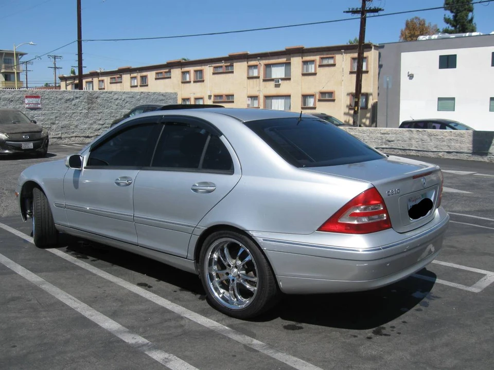 2001 Mercedes-Benz W203 C-Class - Image 7 of 19