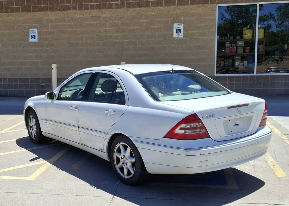 2001 Mercedes-Benz W203 C-Class - Image 7 of 13
