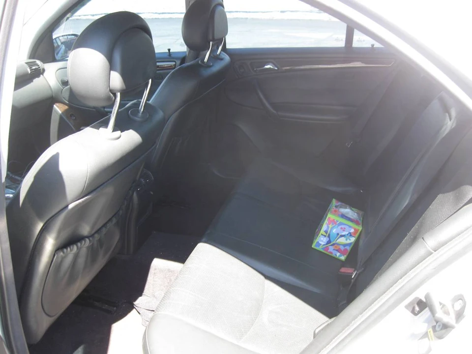 2001 Mercedes-Benz W203 C-Class - Image 12 of 19