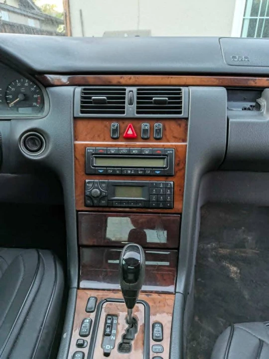 2001 Mercedes-Benz W210 E-Class - Image 15 of 22