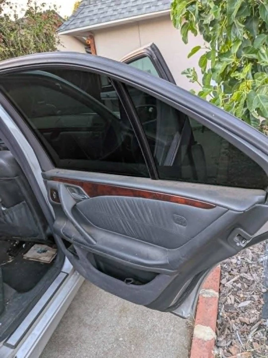 2001 Mercedes-Benz W210 E-Class - Image 12 of 22
