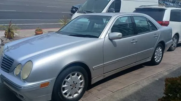 2001 Mercedes-Benz E320
